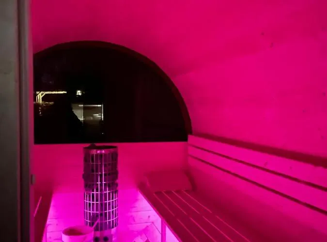 Tropical Sun Jaktstuga *